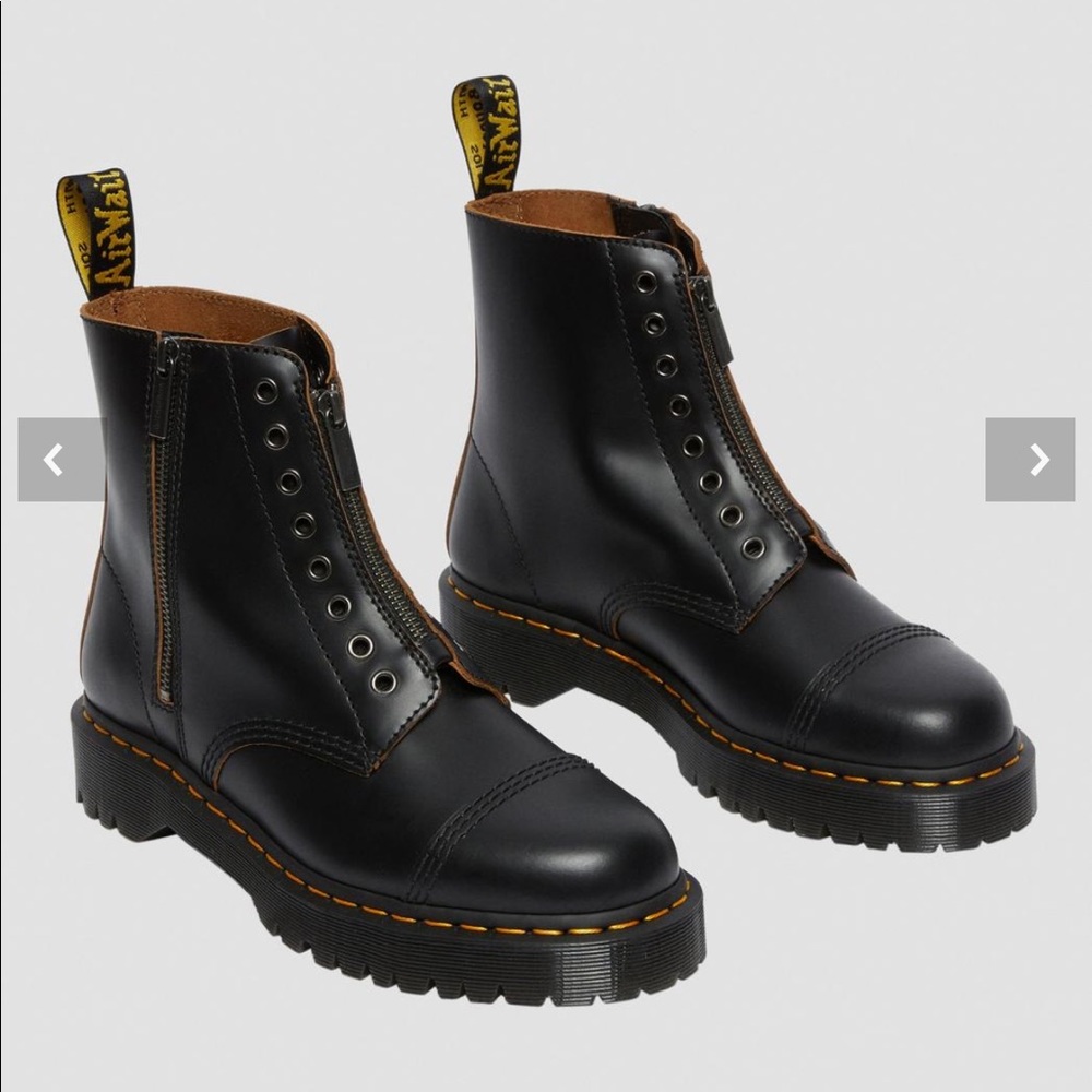Dr. Martens (NEW)